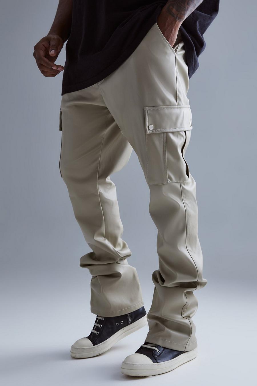 Pantaloni a zampa Plus Size Skinny Fit fissi in PU con pieghe sul fondo, Stone image number 1