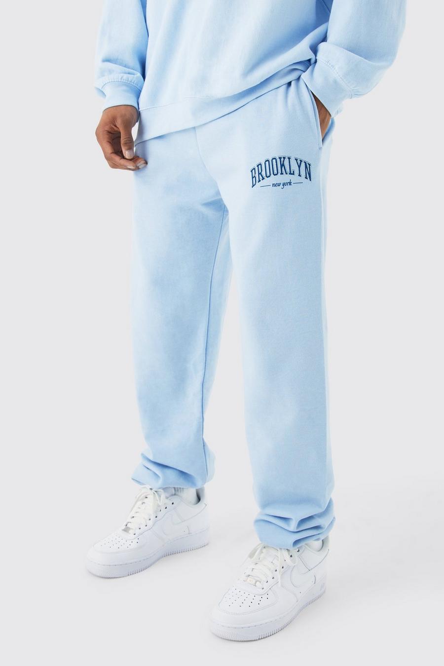 Pantalón deportivo oversize con estampado de Brooklyn NYC, Light blue image number 1