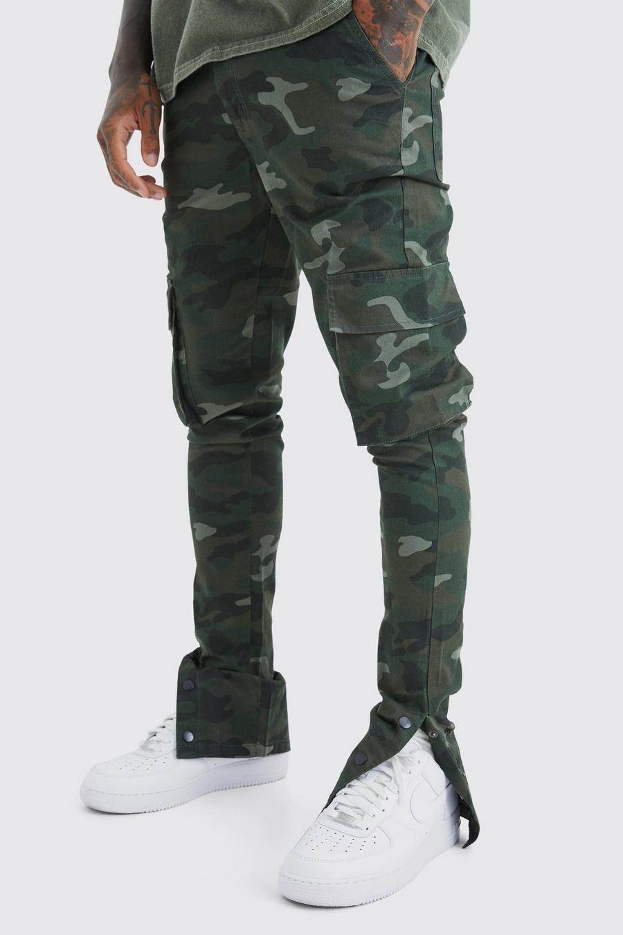 Pantaloni Cargo Skinny Fit in fantasia militare con pieghe sul fondo e bottoni a pressione, Khaki