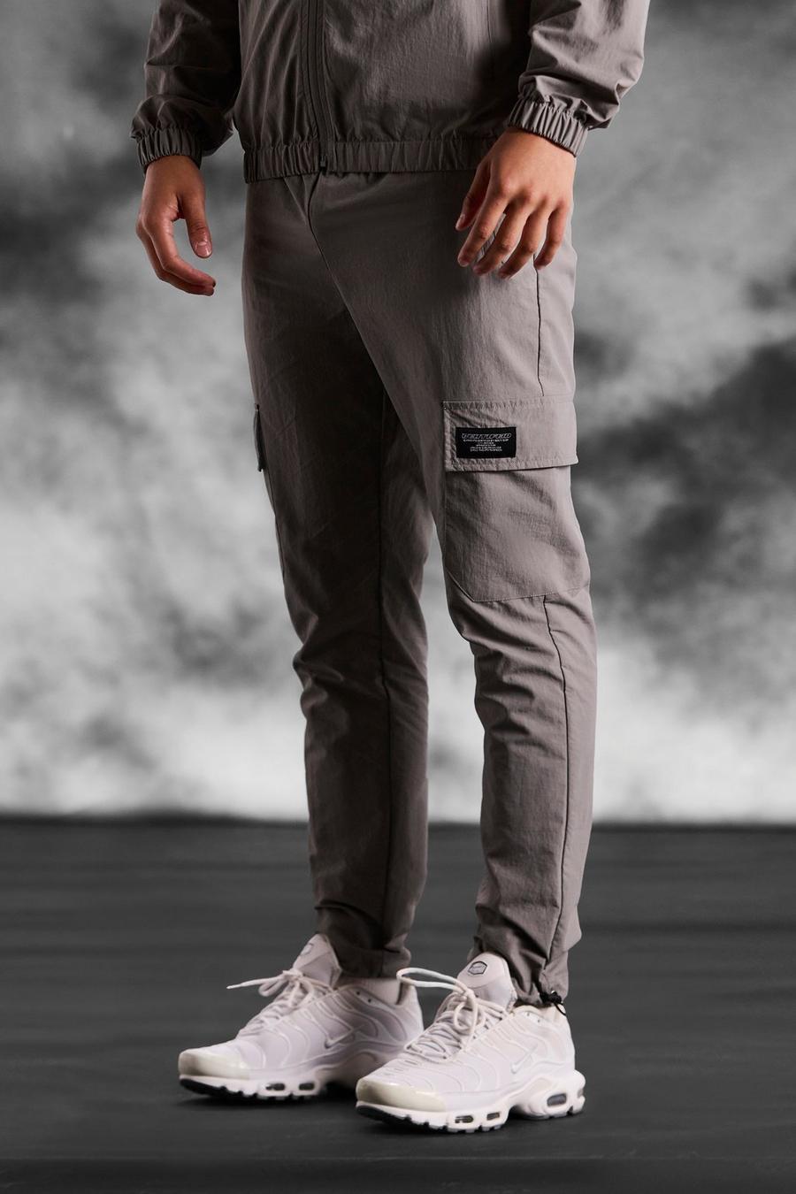 Matte Slim-Fit Nylon Cargo-Hose mit elastischem Bund, Light grey