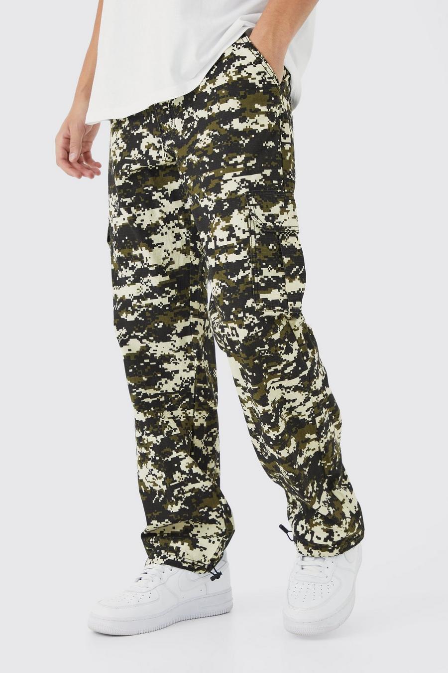 Pantalón cargo holgado con estampado de camuflaje pixelado, Sand image number 1