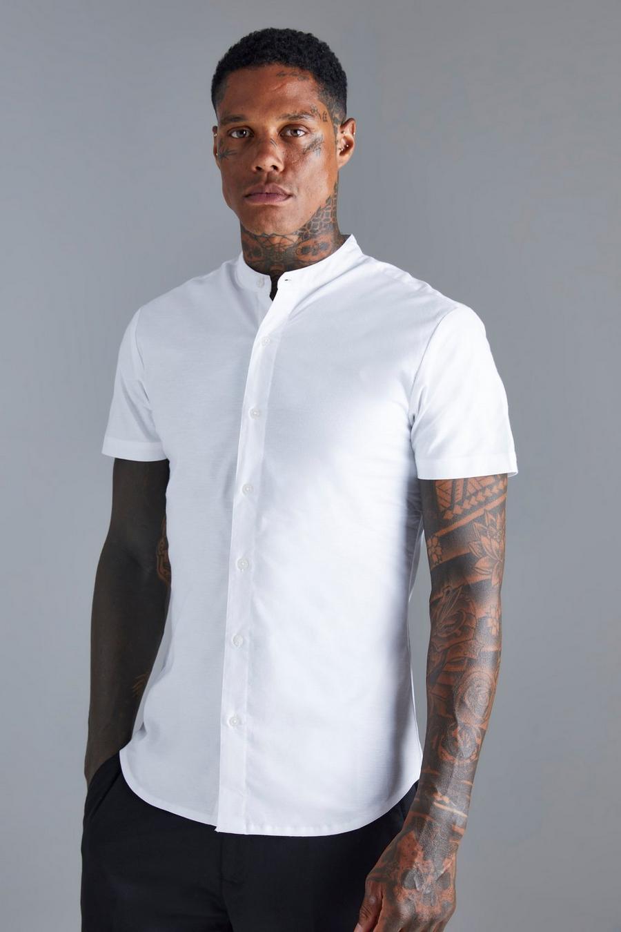 Camisa de manga corta ajustada al músculo estilo grandad, White blanco