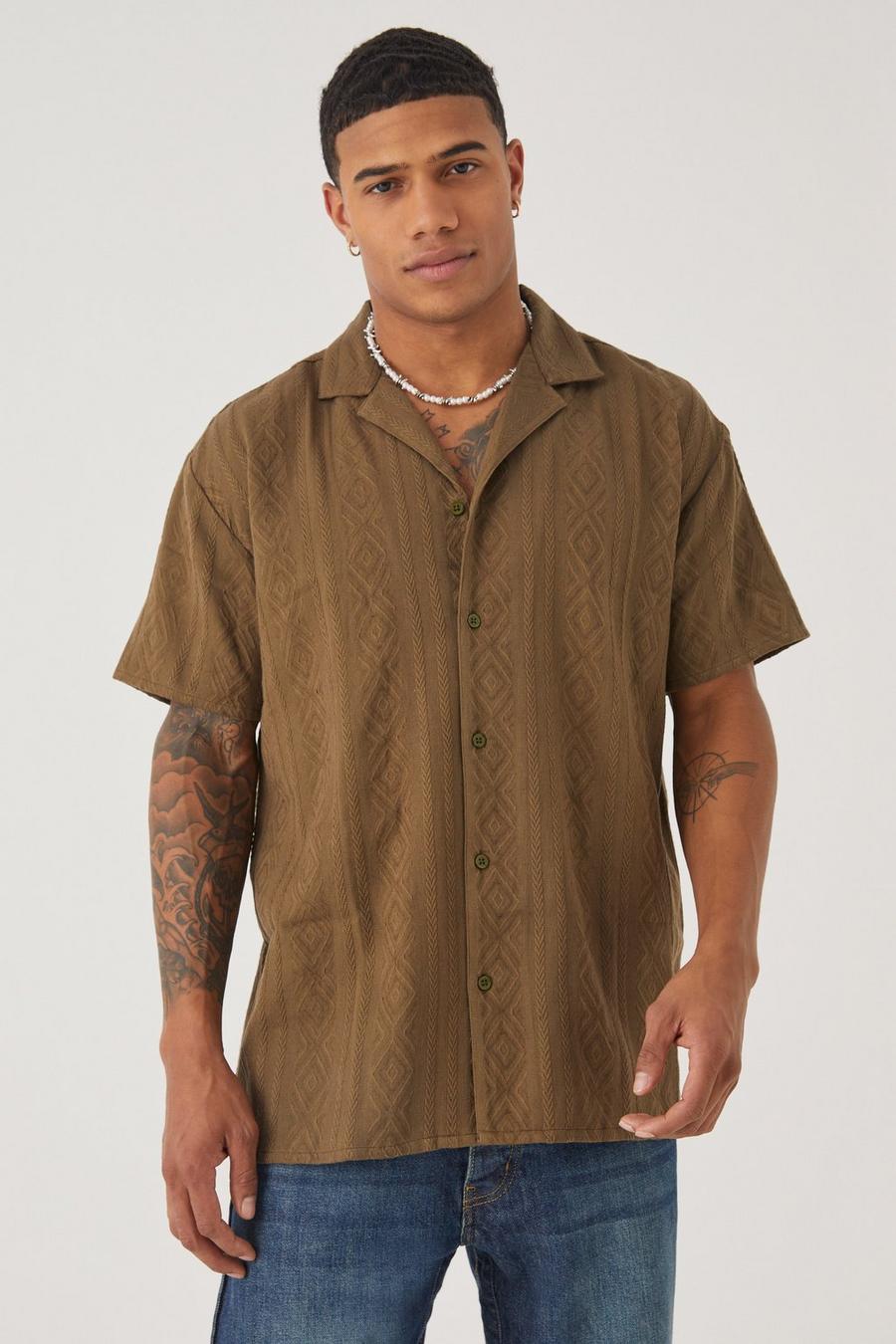 Camicia oversize a maniche corte con stampa azteca tono su tono, Khaki image number 1