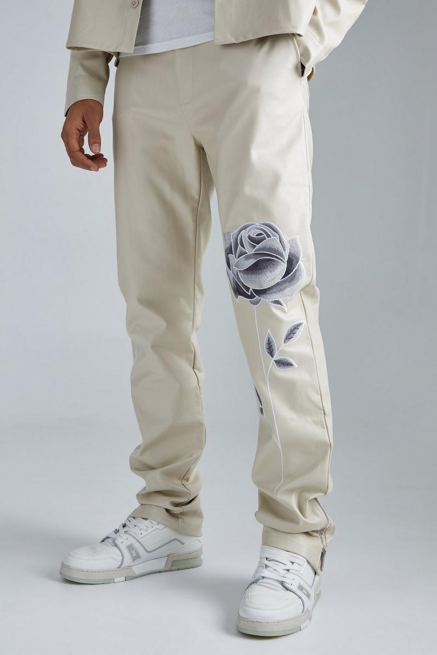 Pantalón de cuero sintético pernera recta con cremallera, refuerzo, bordado y pernera plisada, Stone image number 1
