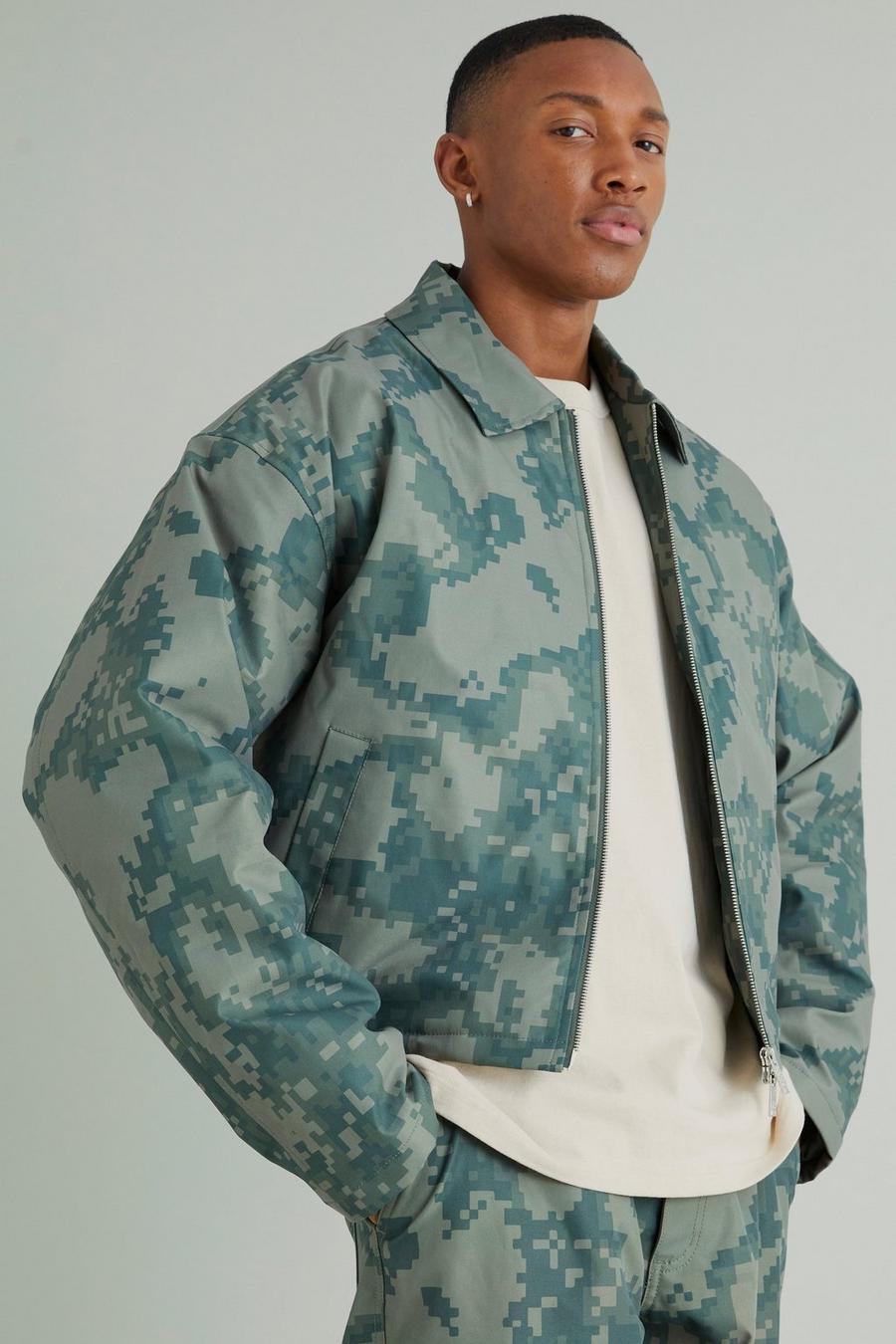Khaki Harringtonjacka med kamouflagemönster image number 1
