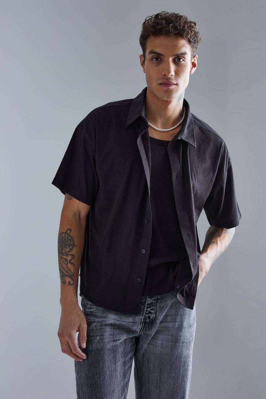 Camisa recta de manga corta y tela jersey, Black image number 1