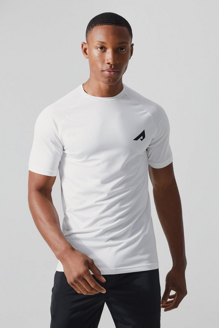 T-shirt de sport moulant performance en mesh, White image number 1