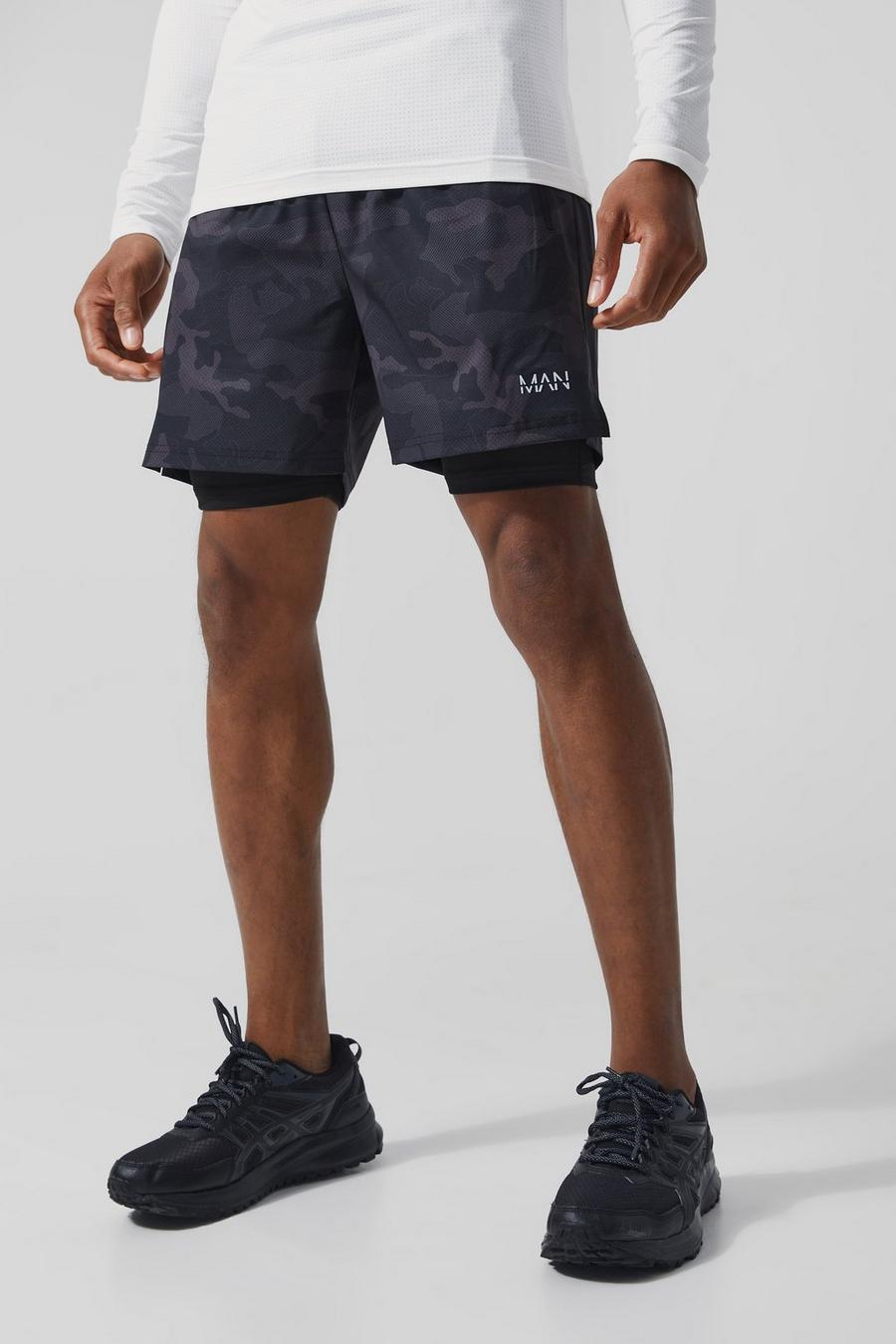 Man Active 2-in-1 Shorts mit Camouflage-Print, Black