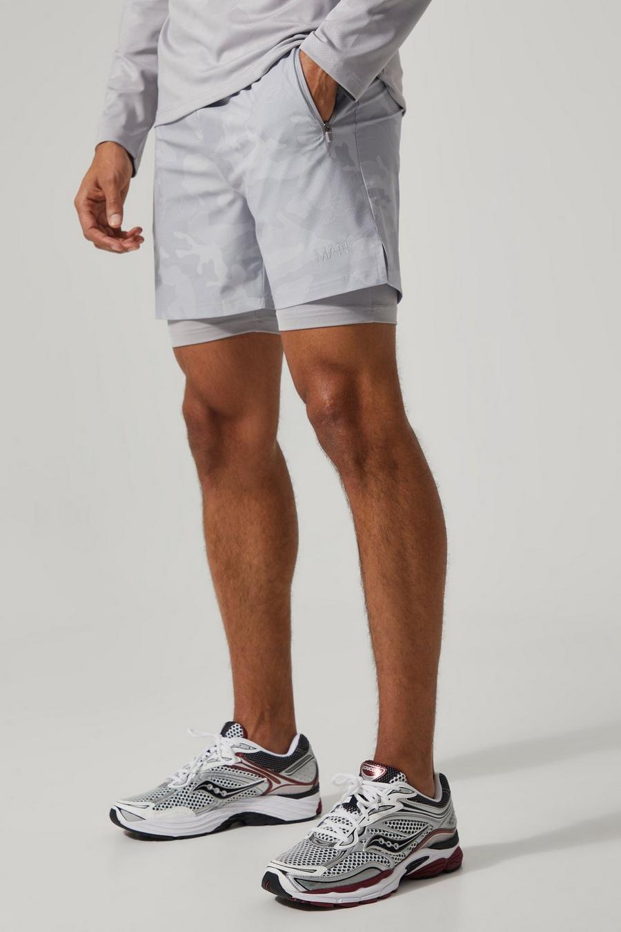 Man Active 2-in-1 Shorts mit Camouflage-Print, Light grey grau