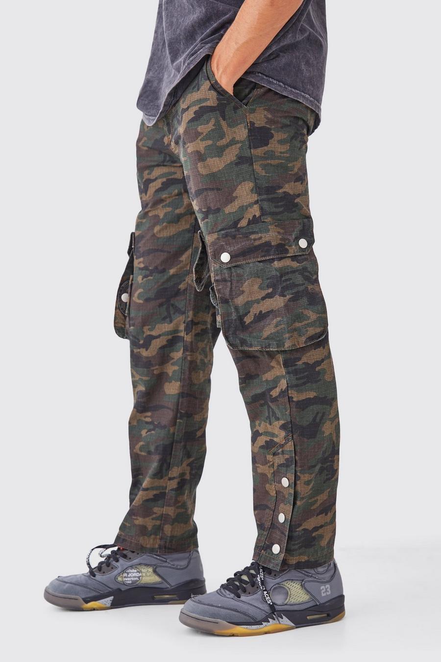 Pantalón cargo de pernera recta con estampado de camuflaje 3D y botones de presión en el bajo, Khaki