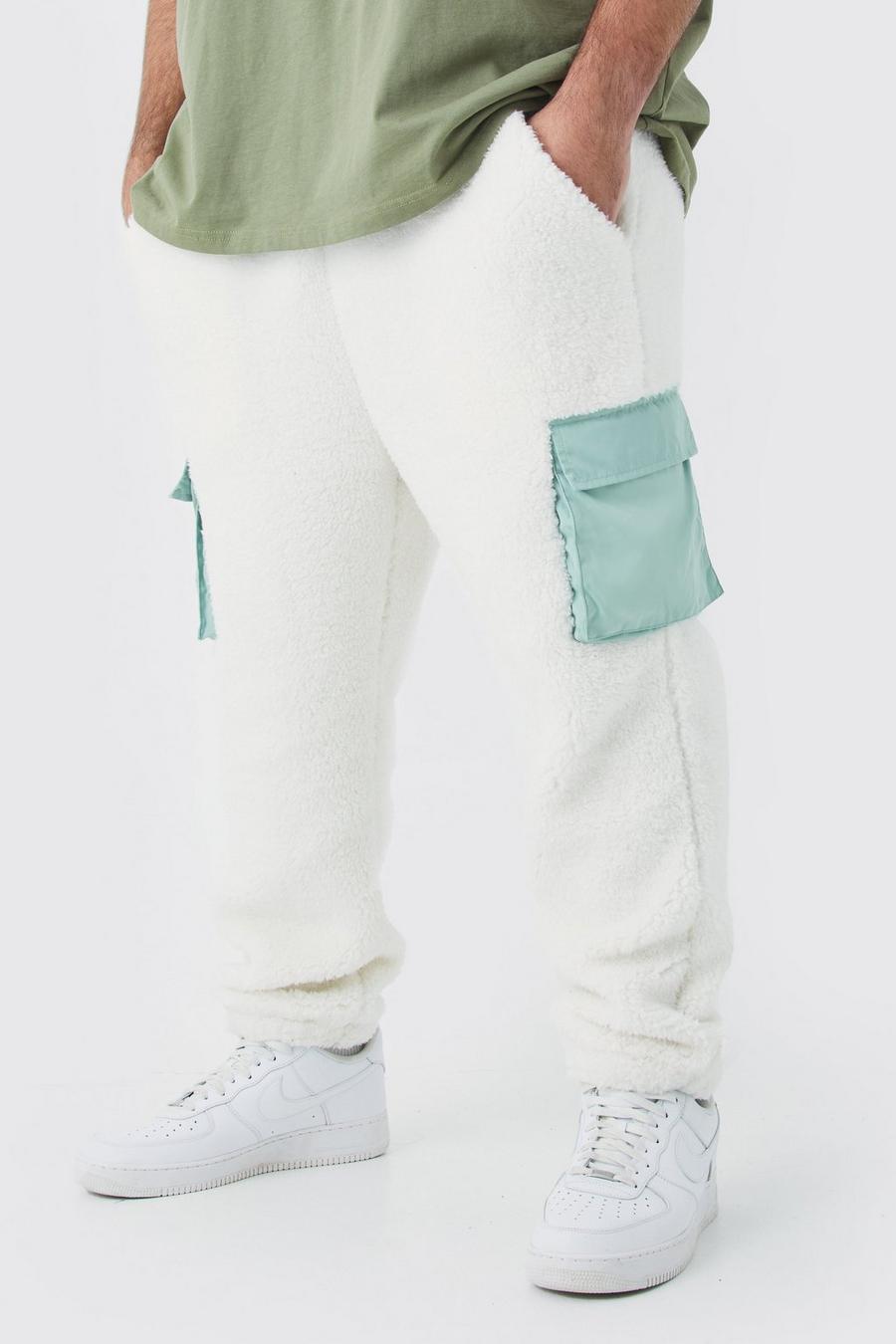 Pantaloni tuta Plus Size in pile borg con tasche Cargo in nylon, Sage image number 1
