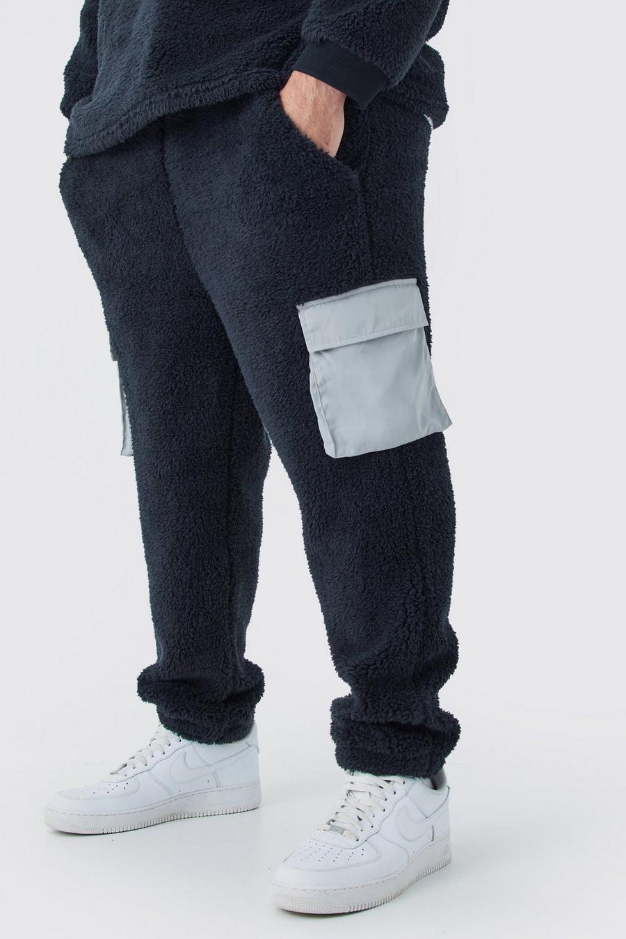 Pantaloni tuta Plus Size in pile borg con tasche Cargo in nylon, Black image number 1