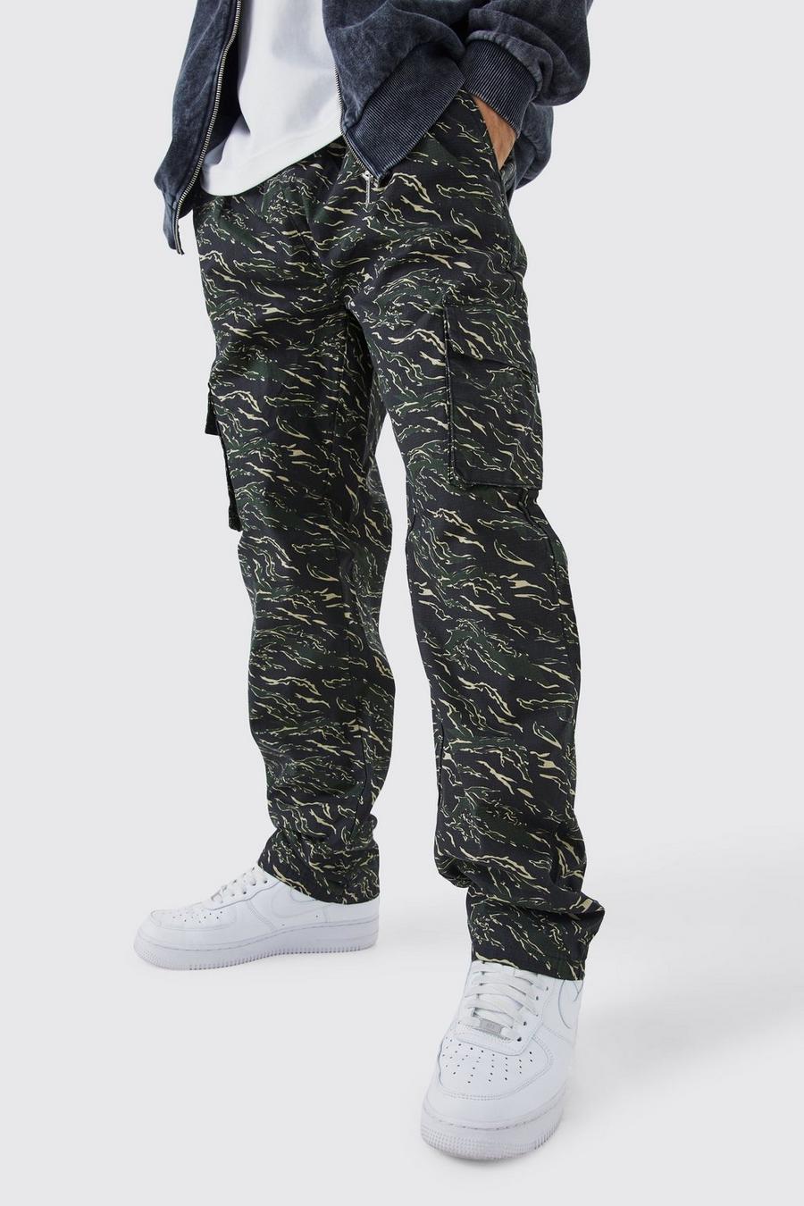 Pantaloni Cargo dritti in fantasia militare con vita elasticizzata, Black image number 1