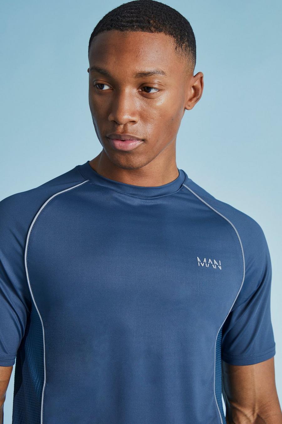 Slate blue MAN Active T-shirt med paneler och muscle fit image number 1