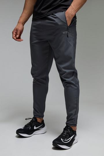 Man Active Gym Tapered Jogger charcoal