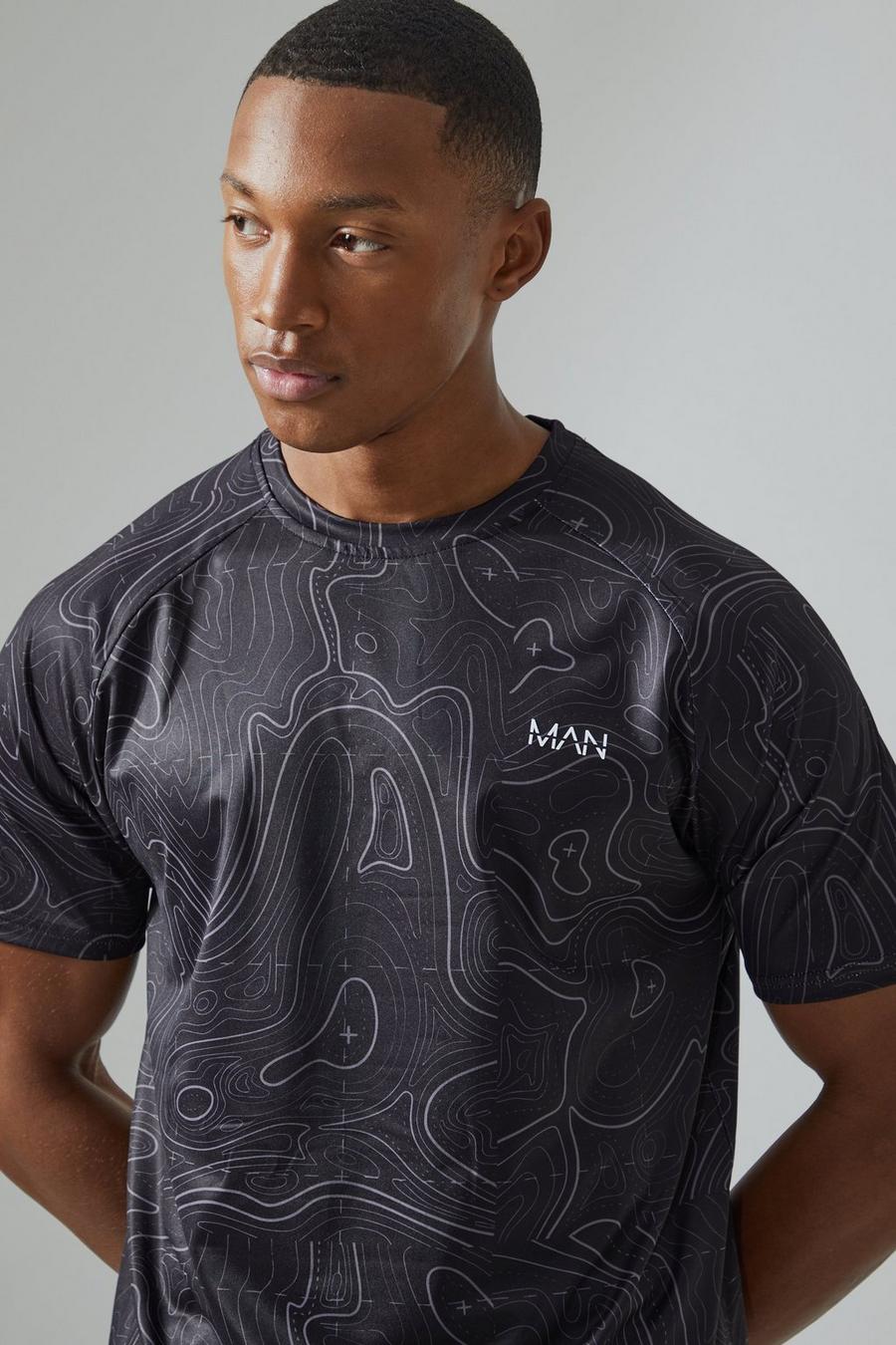 Black Man Active Geometrisch T-Shirt image number 1