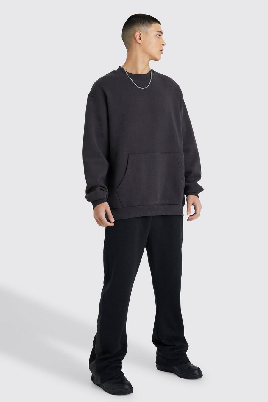 Black Sweatshirt med hög halsmudd och mjukisbyxor image number 1