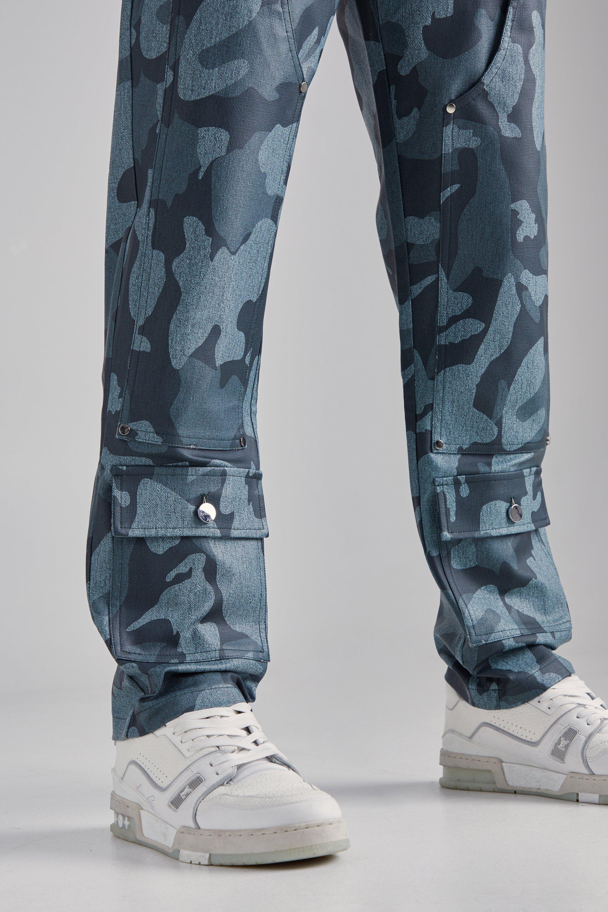 Camo hot sale trousers boohoo