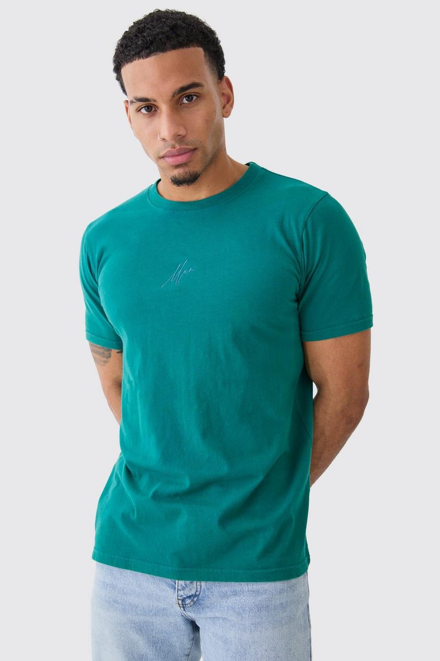 Teal MAN T-shirt i slim fit med rund hals och tvättad effekt