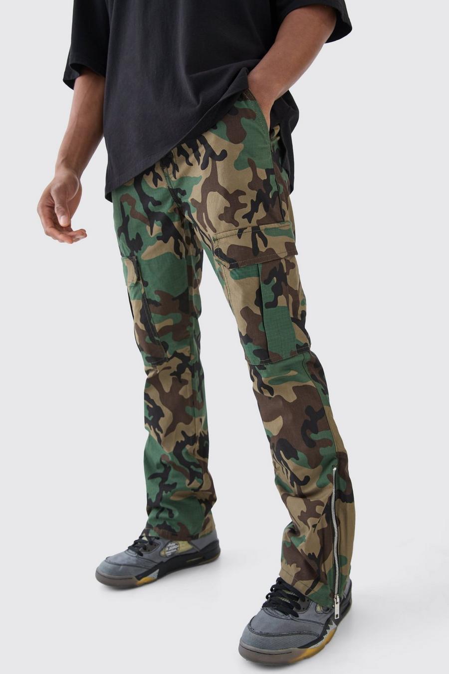 Pantaloni Cargo Slim Fit a zampa in nylon ripstop in fantasia militare con inserti e zip, Khaki image number 1
