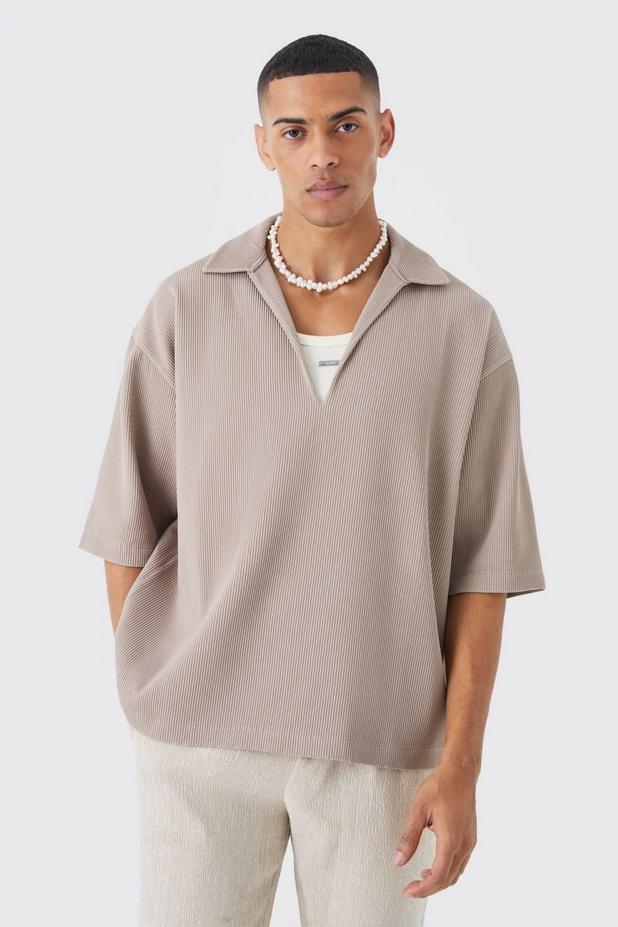 Camisa oversize recta plisada con escote de pico, Mocha