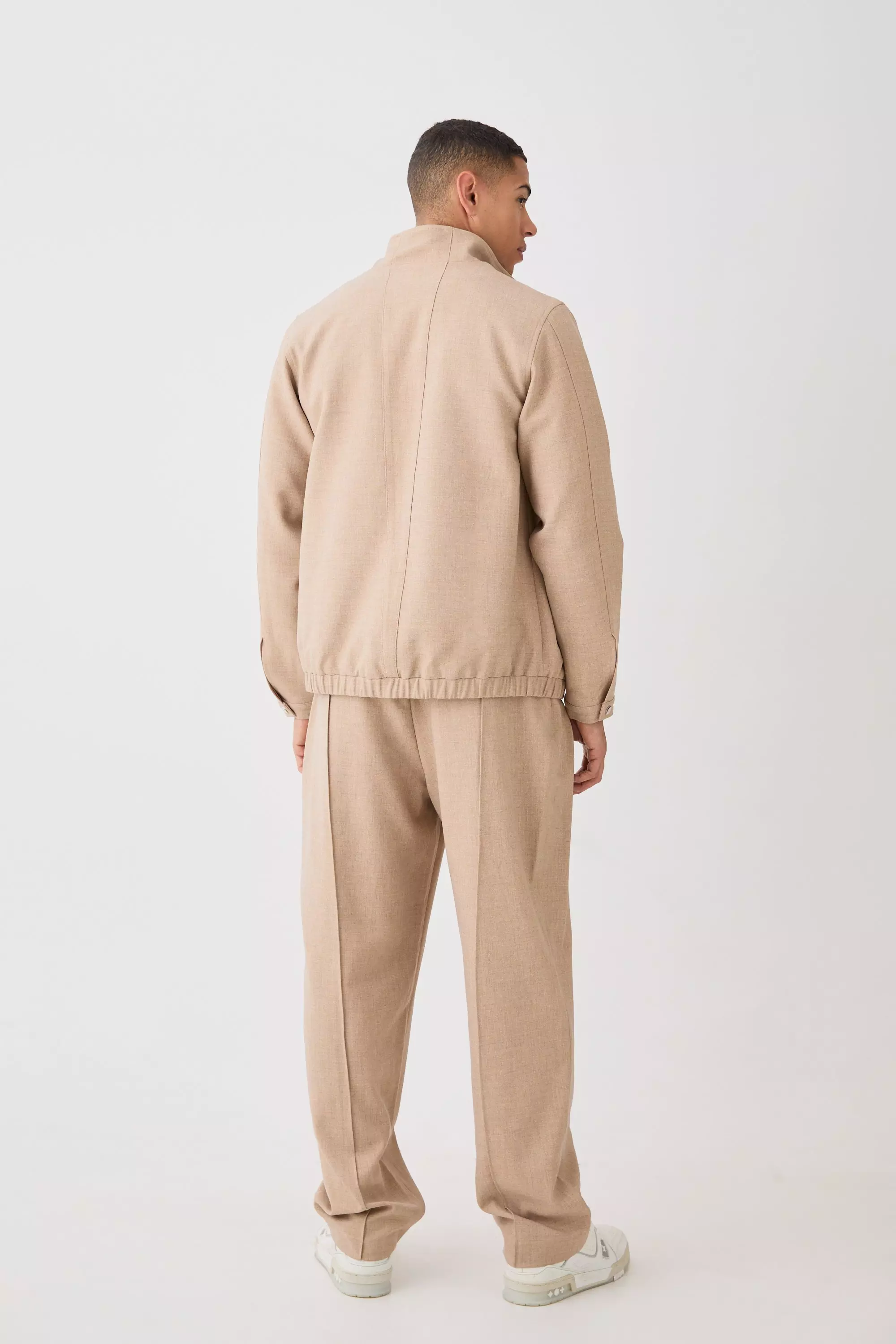 Taupe Textured Zip Up Smart Jacket صورة بديلة