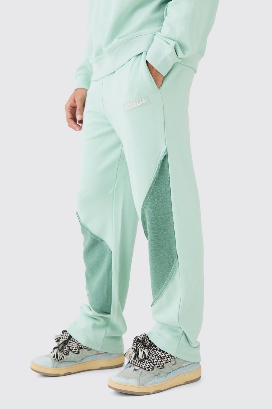 Pantaloni tuta rilassati con pannelli arricciati sul retro e fondo grezzo, Mint image number 1