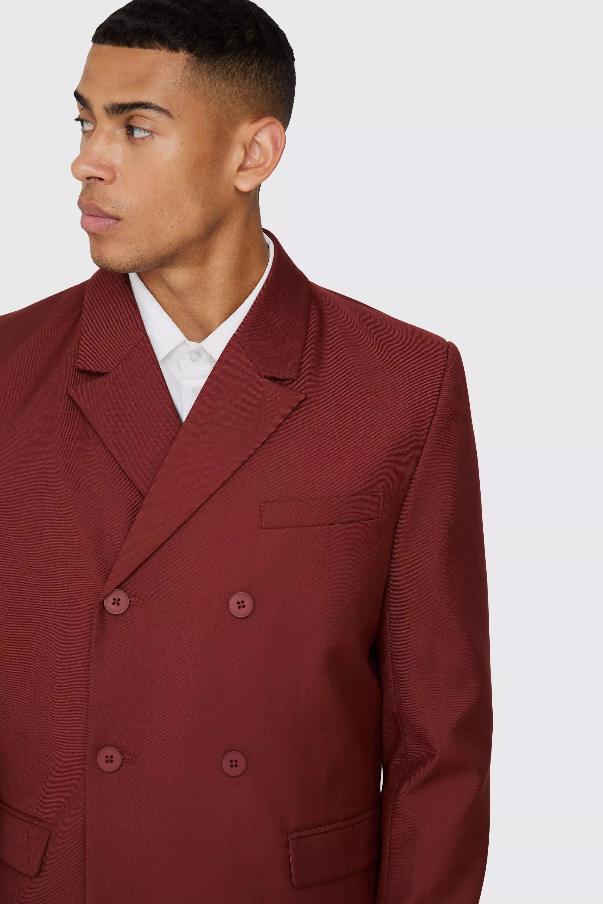 Burgundy Double Breasted Blazer صورة بديلة