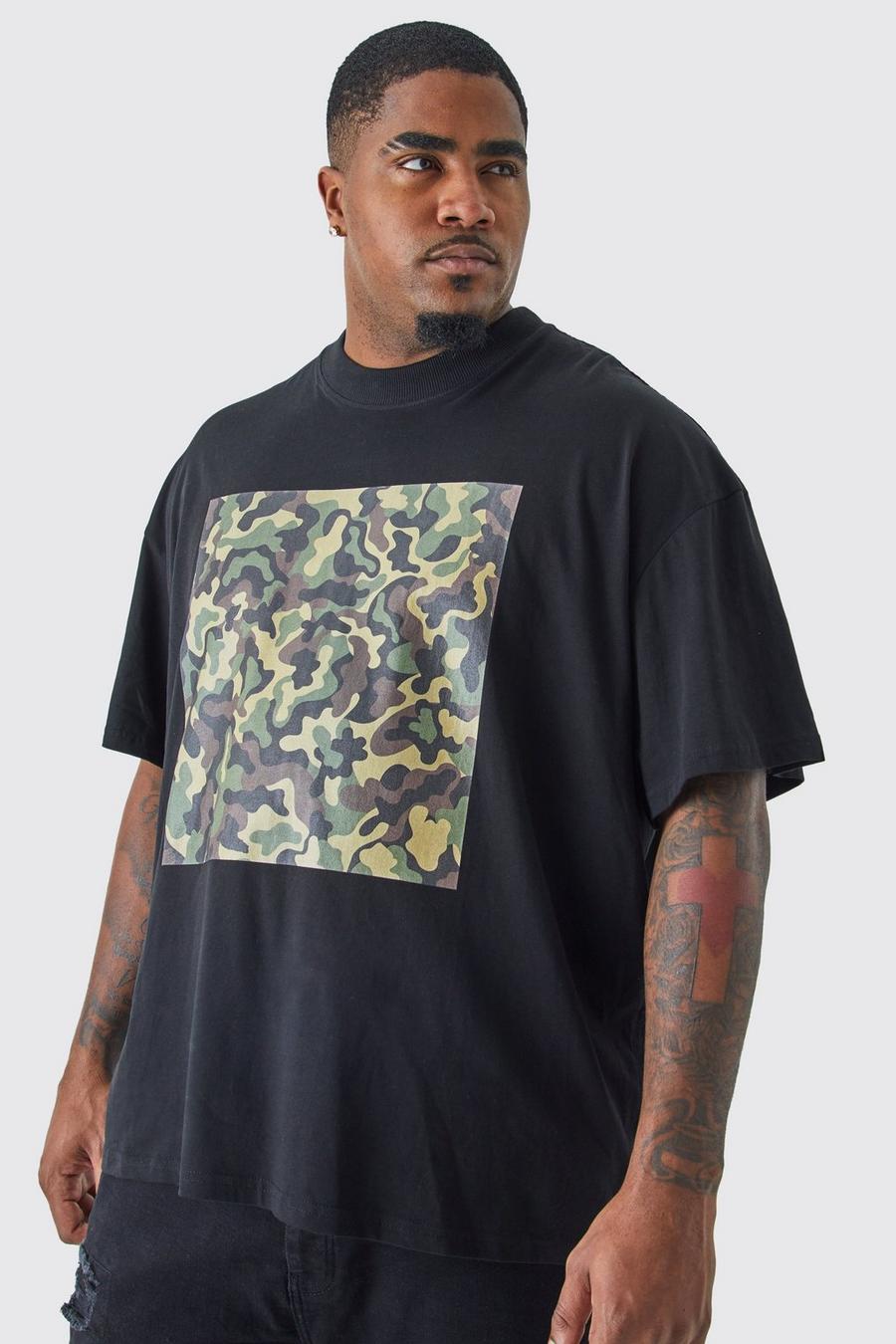 Camiseta Plus oversize con estampado de camuflaje en el pecho, Black image number 1