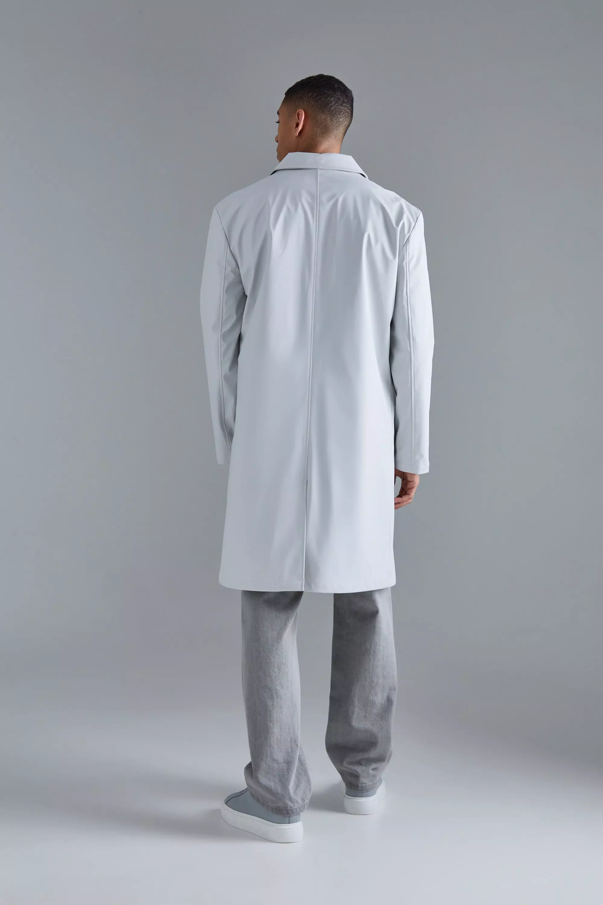 Light grey Shower Proof Mid Length Mac صورة بديلة