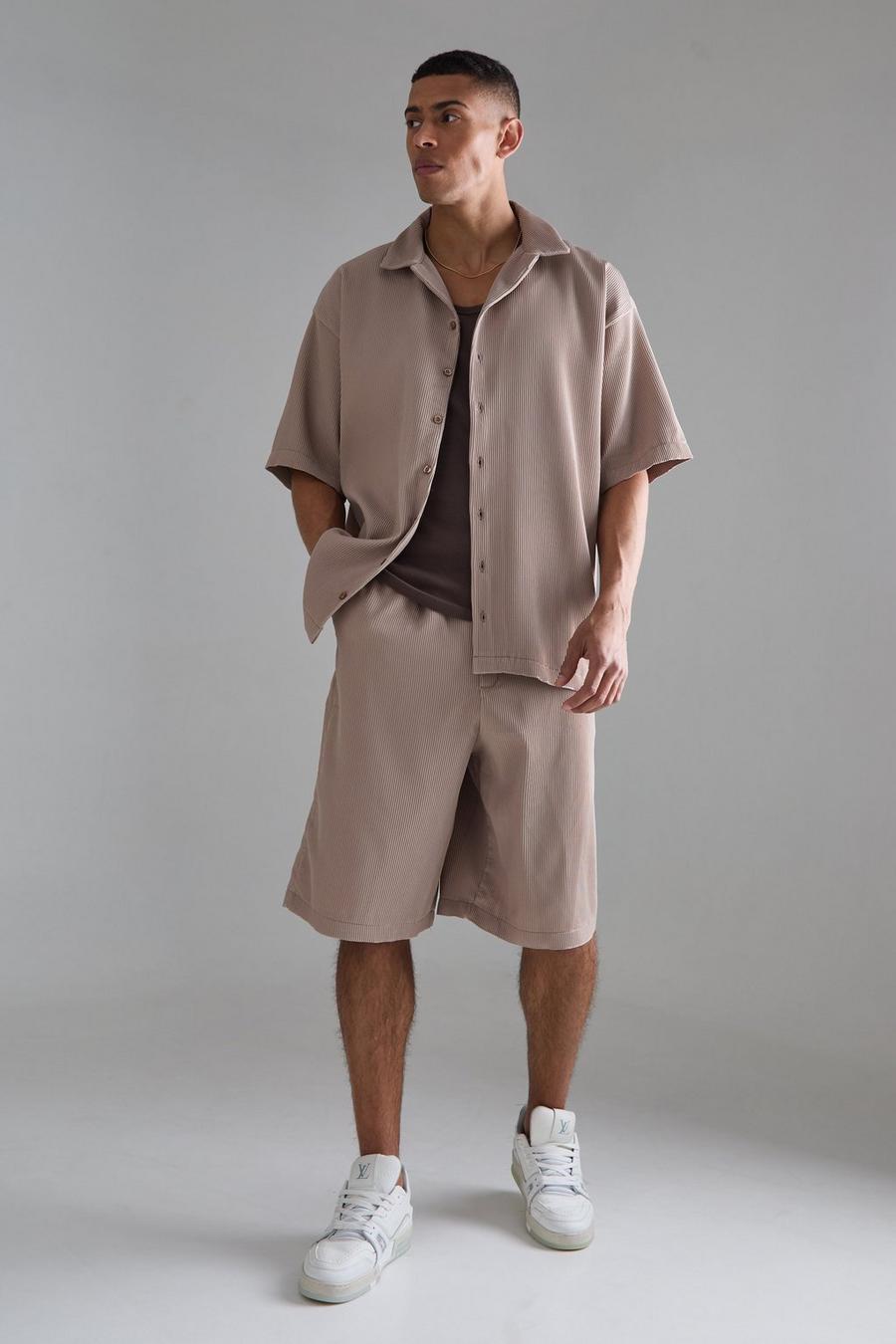 Conjunto de pantalón corto y camisa recta oversize plisada, Mocha