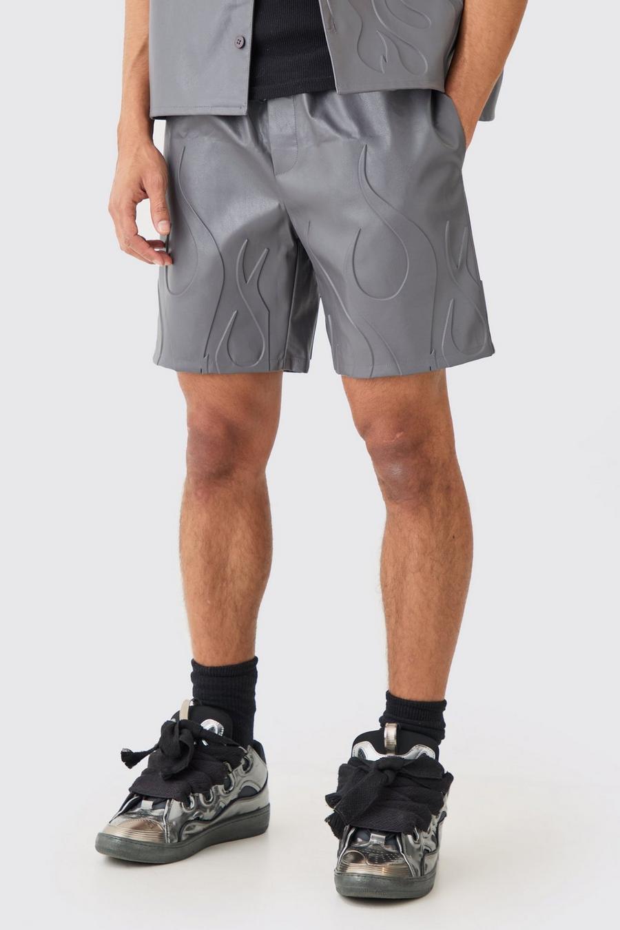 Charcoal Baggy PU Shorts Met Vlammen, Reliëf En Elastische Taille image number 1