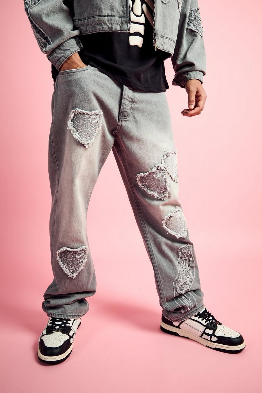Lockere Jeans mit Herz-Applique in hellgrau, Light grey image number 1