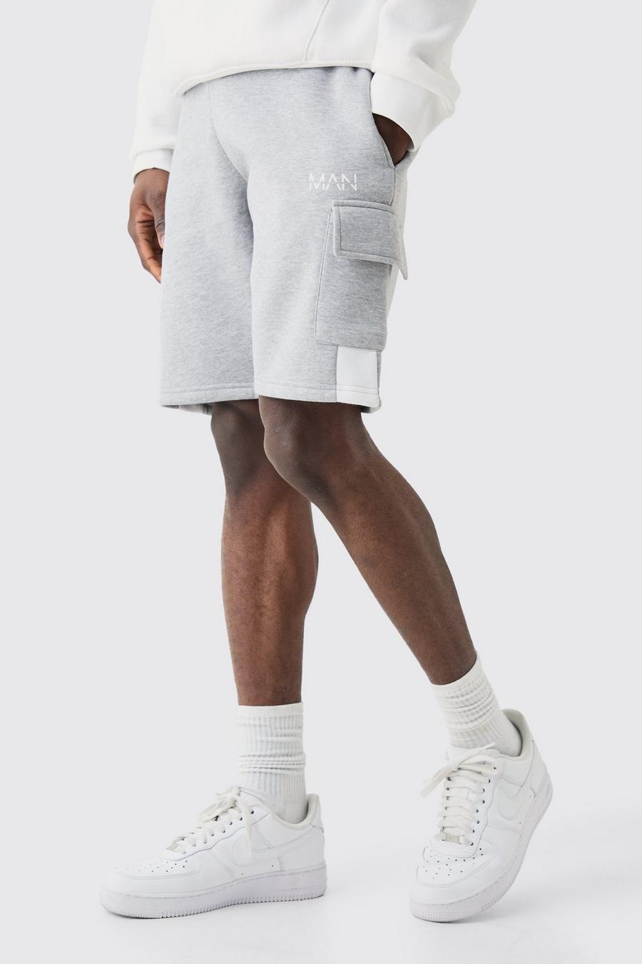 Grey MAN Mellanlånga shorts i slim fit med blockfärger image number 1