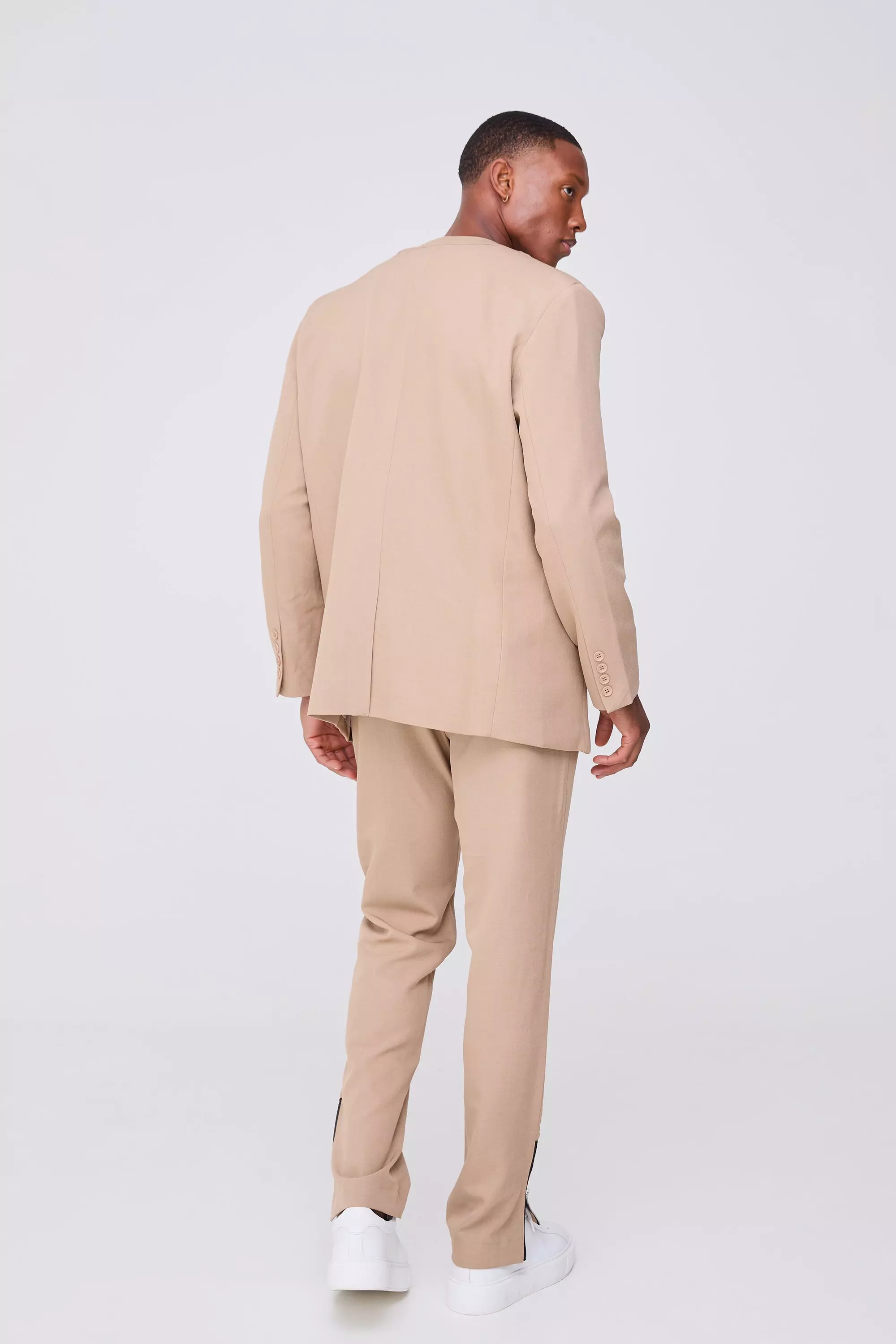 Taupe Collarless Straight Blazer صورة بديلة