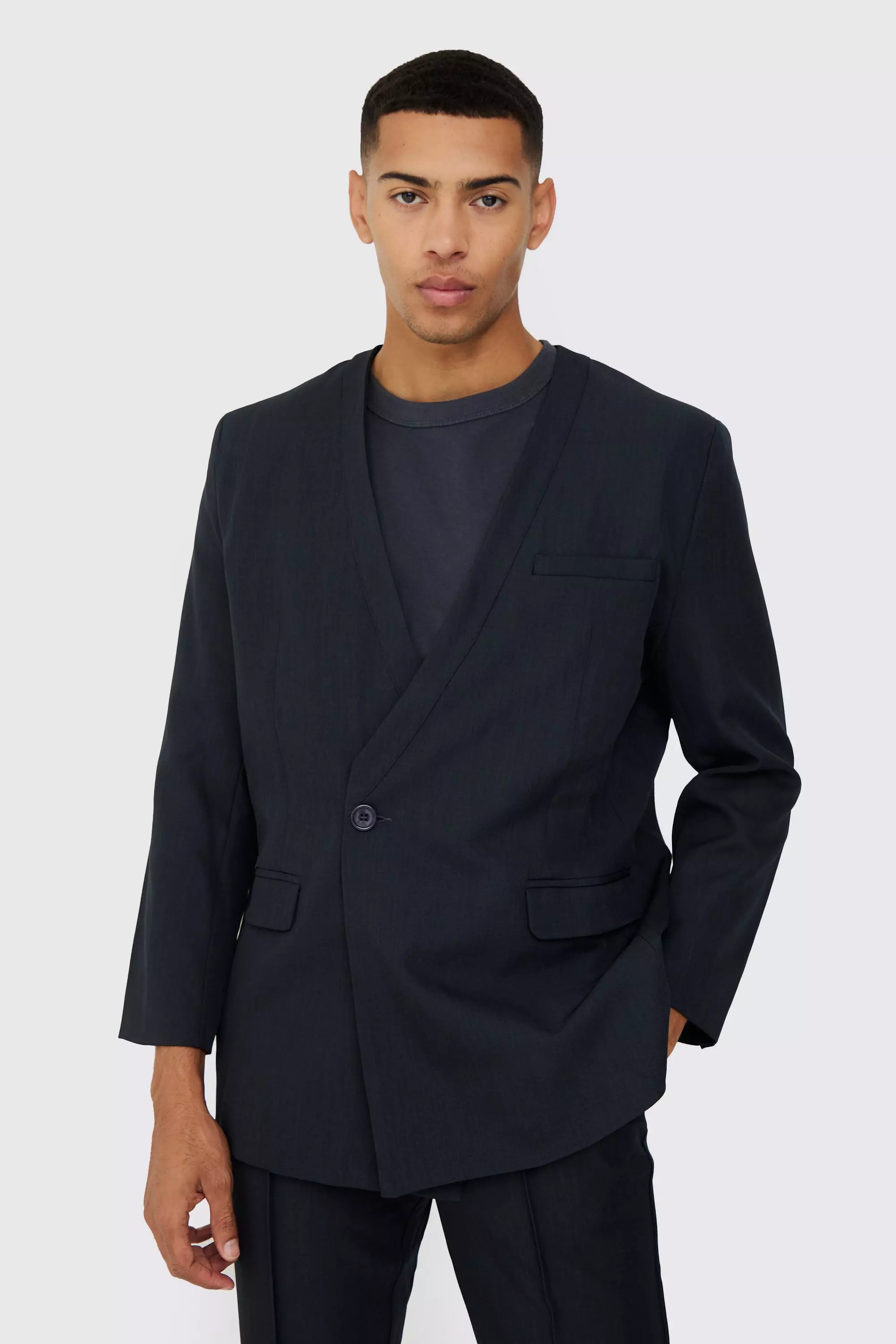 Collarless Suit Set in Navy صورة بديلة