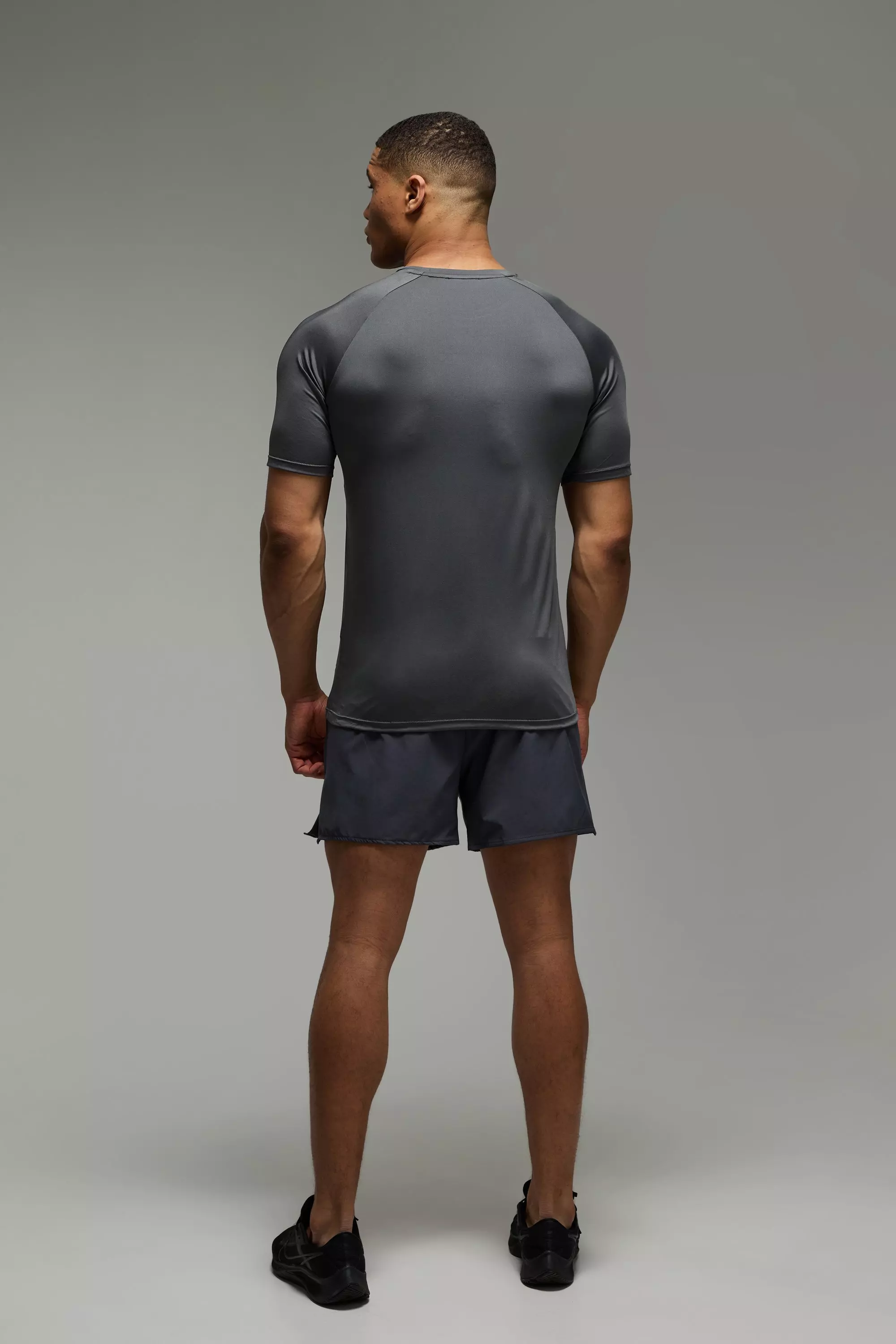 Charcoal Man Active Raglan Reg Fit T-shirt alternative image