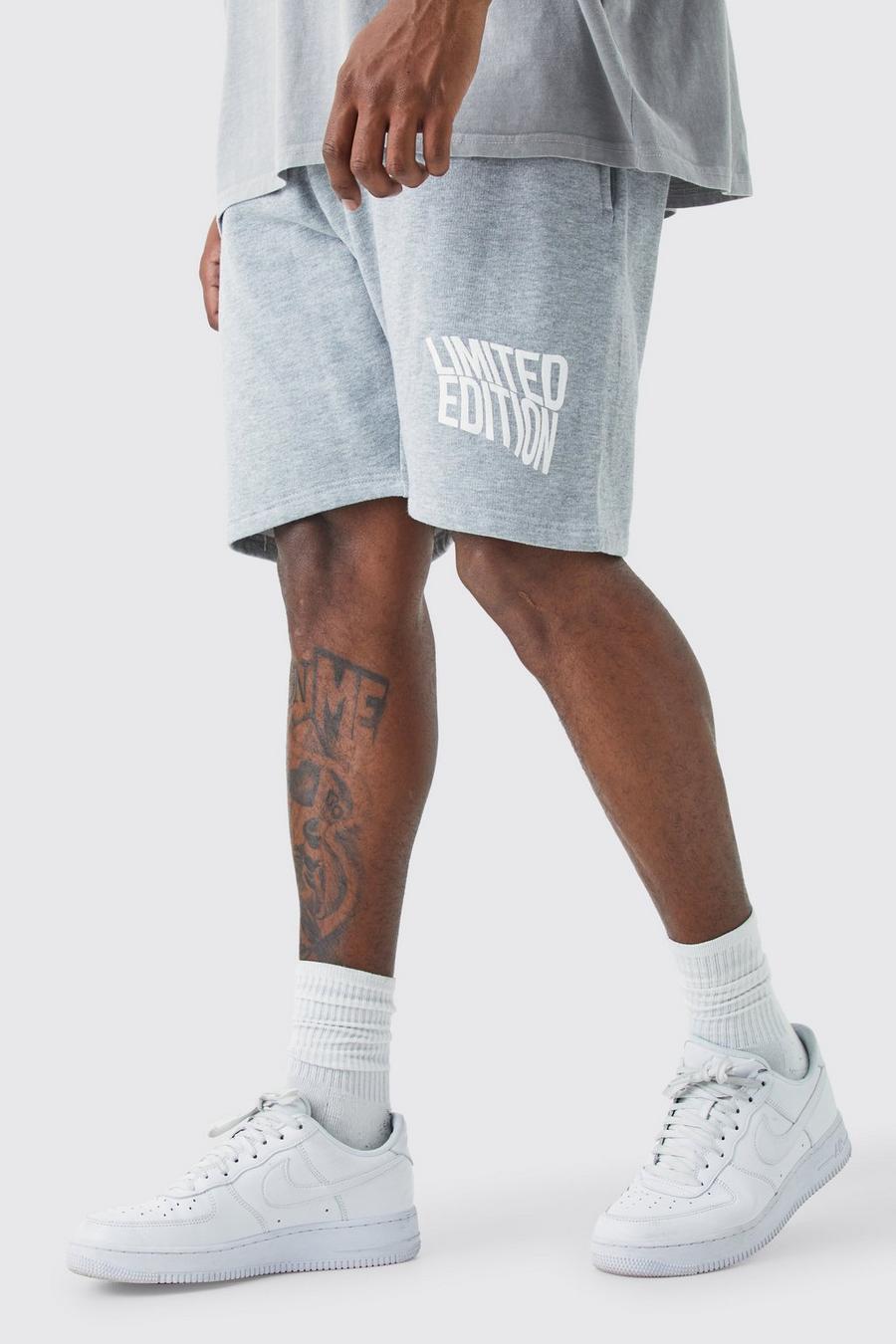 Plus lockere Limited Edition Shorts in Grau, Grey image number 1