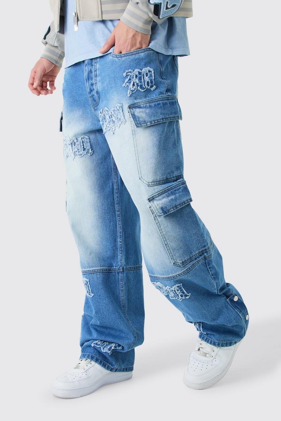 Jeans extra comodi in denim rigido con applique BM e tasche Cargo, Light blue