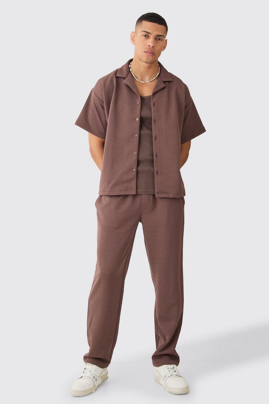 Brown Boxy Stretch Overhemd Met Korte Mouwen En Textuur En Broek