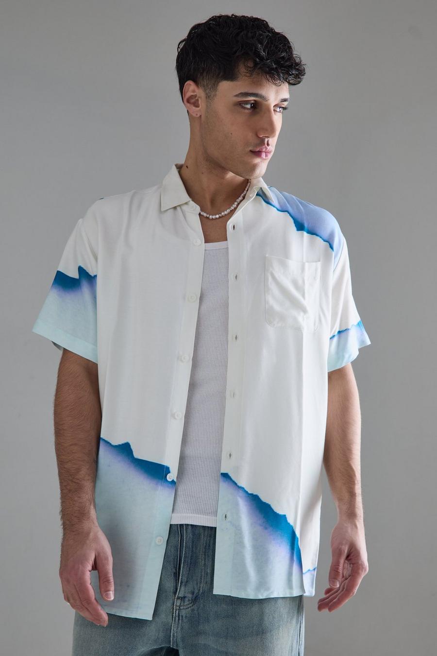 Camisa oversize de manga corta y viscosa con estampado de papel desdibujado, Lilac image number 1