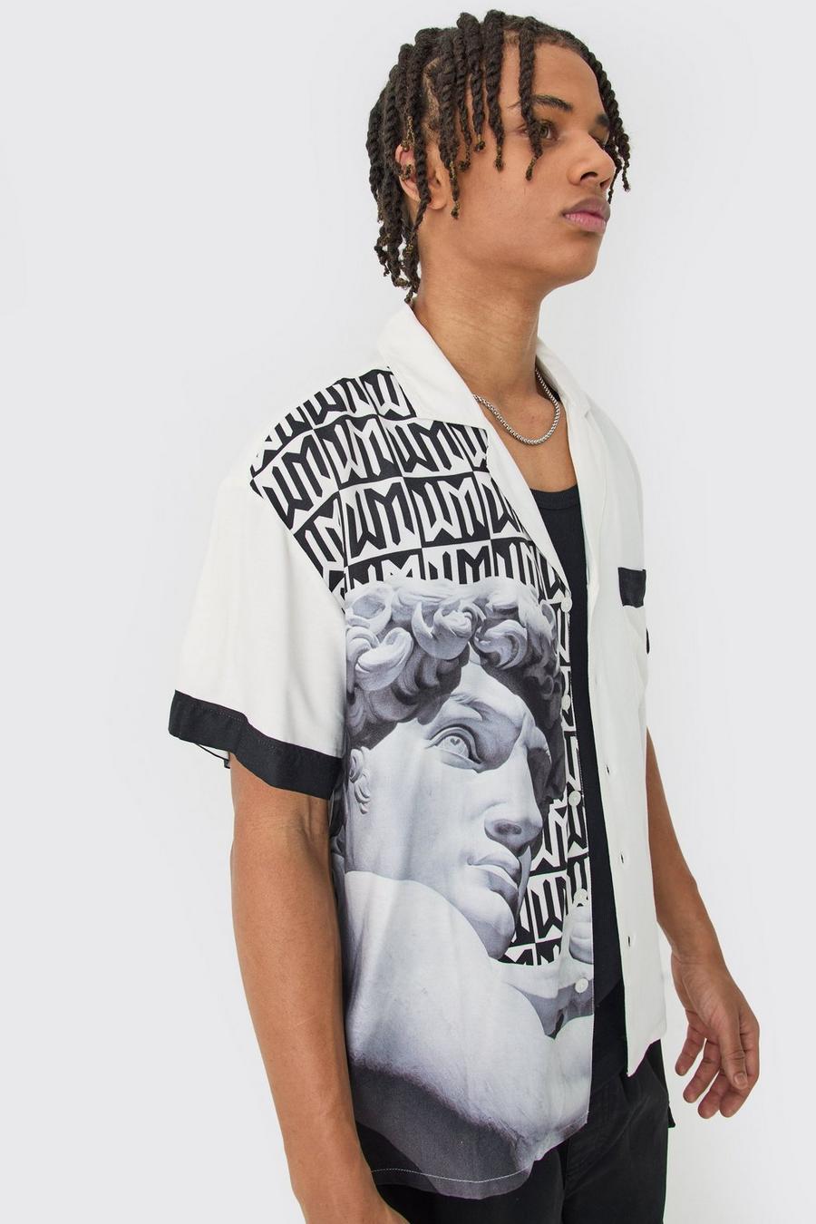 Camisa recta de manga corta y viscosa dividida con estampado de estatua, White