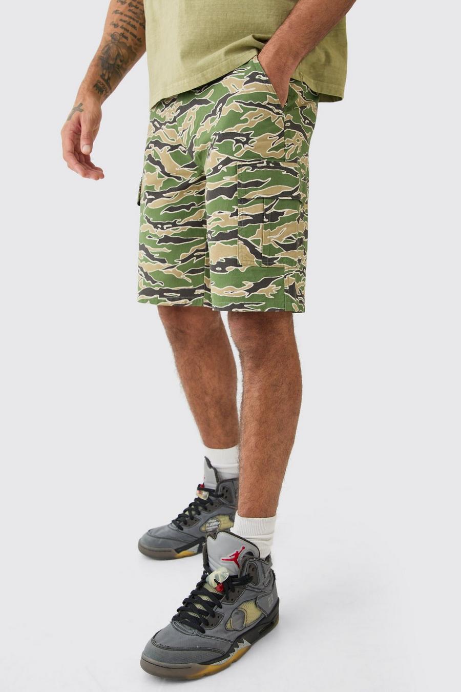 Khaki Baggy Camouflage Print Cargo Shorts Met Tailleband image number 1