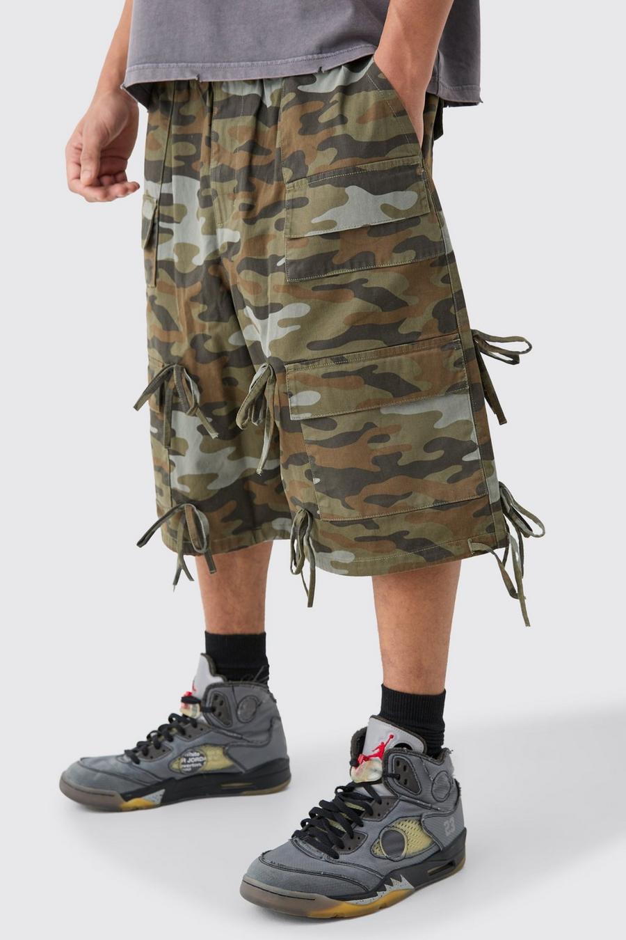 Pantaloncini Cargo a calzata ampia in fantasia militare con vita elasticizzata, Khaki image number 1