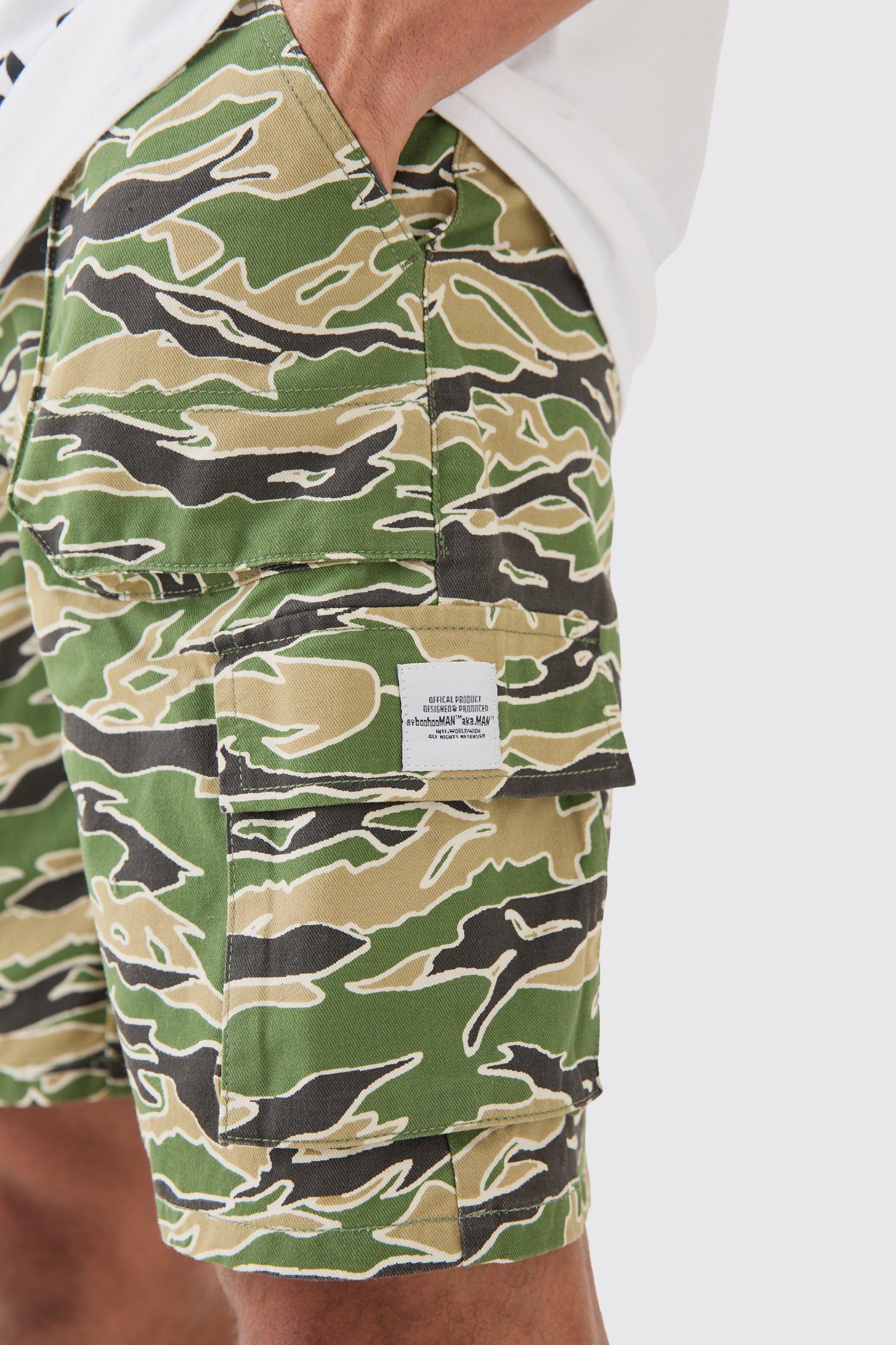 Fixed Waist Woven Tab Camo Relaxed Cargo Shorts boohoo FI