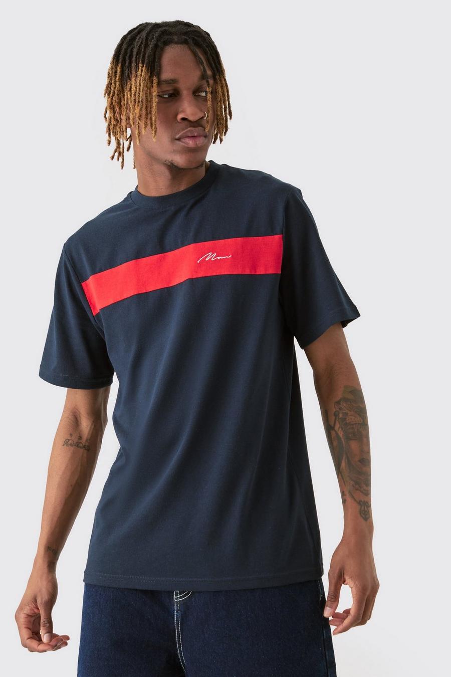 Camiseta Tall Regular azul marino con colores en bloque y letras MAN, Navy
