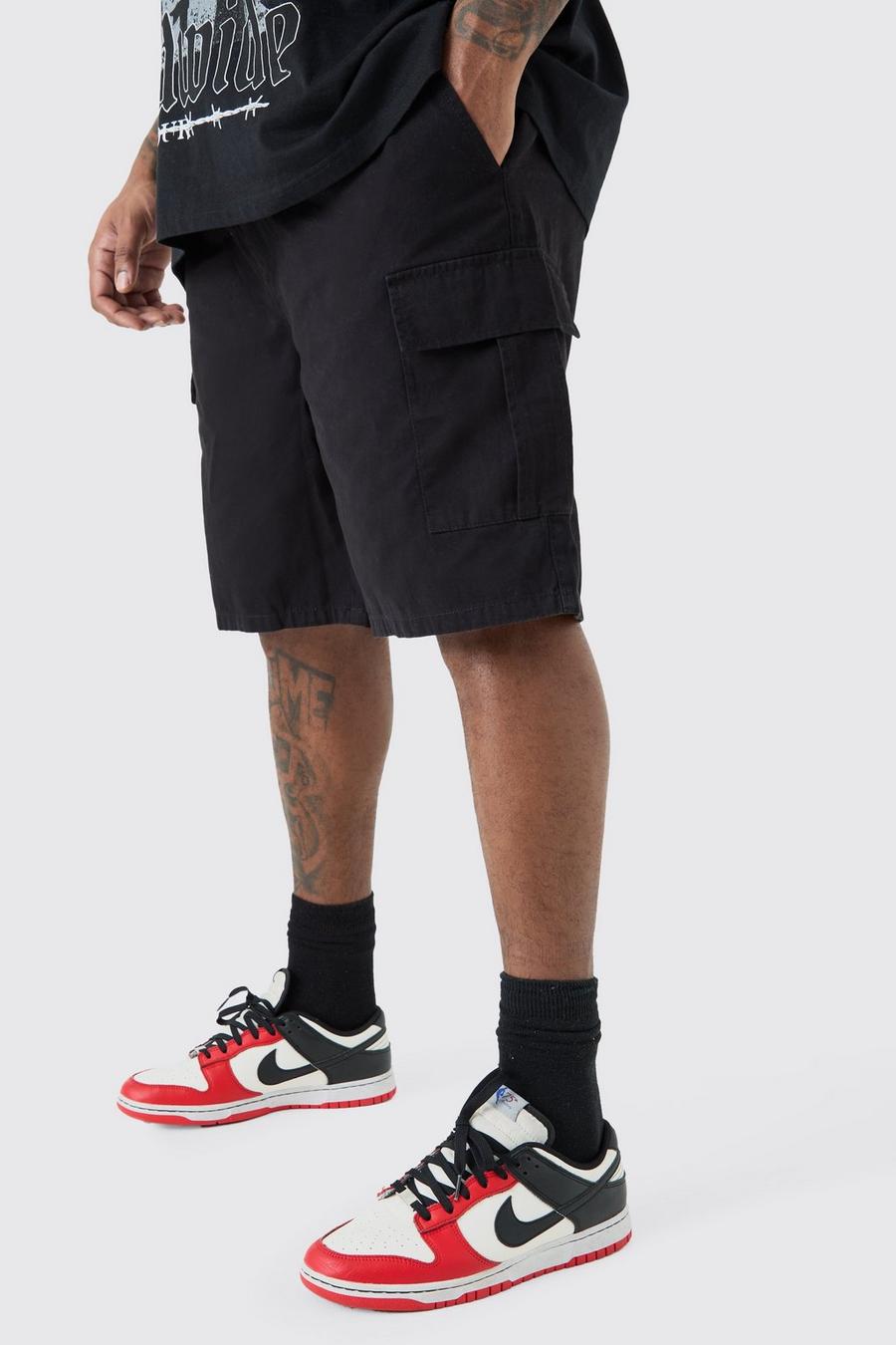 Plus Elastic Waist Relaxed Fit Cargo Shorts In Black image number 1