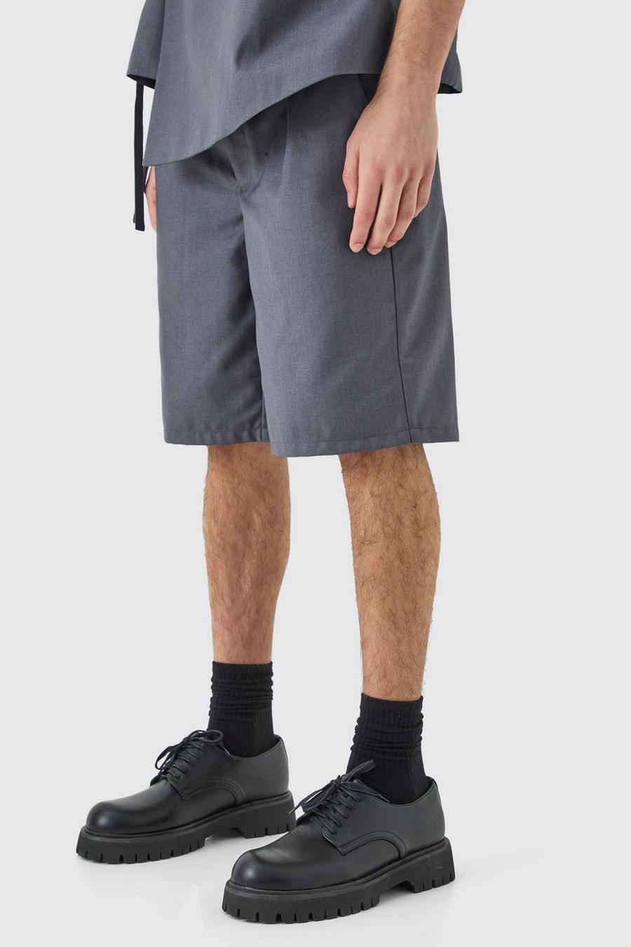 Pantalón corto entallado, Charcoal image number 1