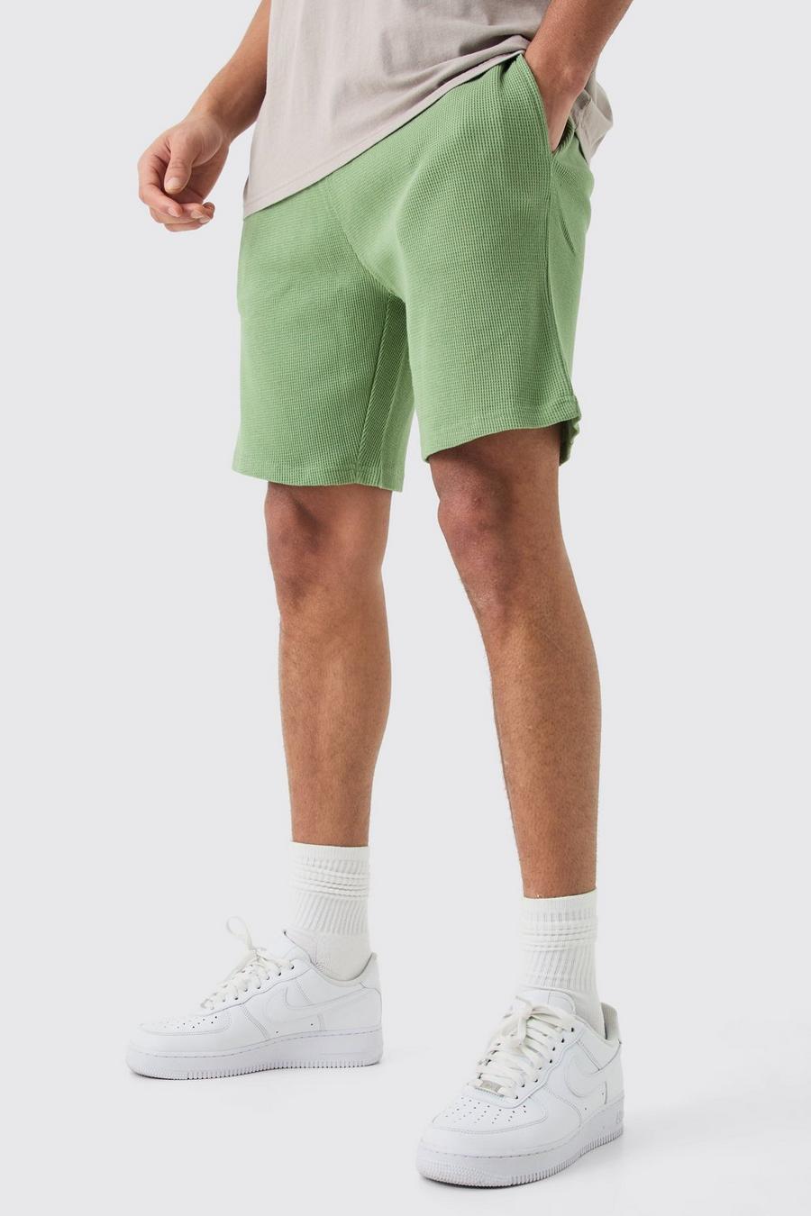 Mittellange Slim-Fit Shorts in Waffeloptik, Sage