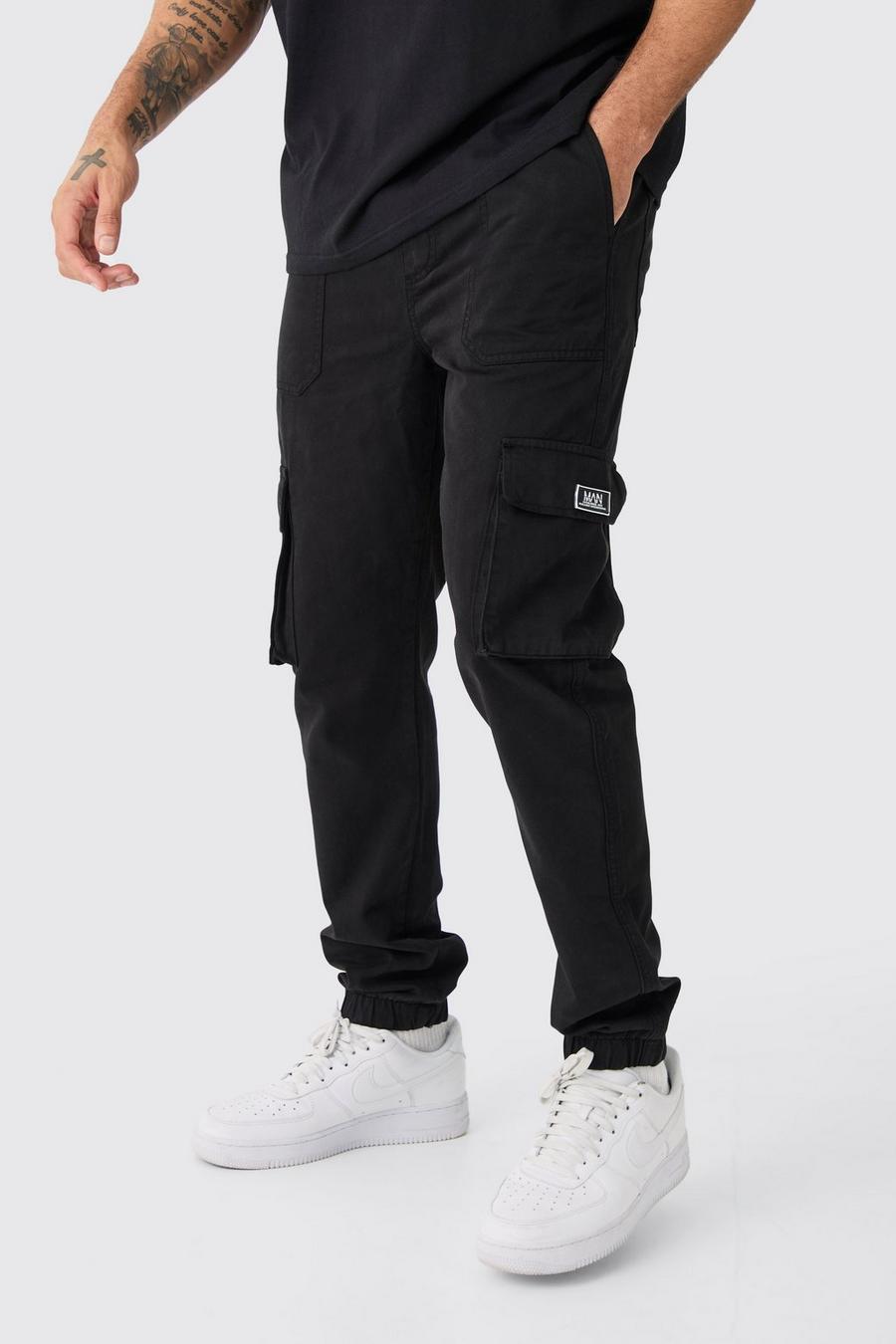 Pantaloni tuta Cargo Slim Fit con elastico in vita e stemmi, Black image number 1